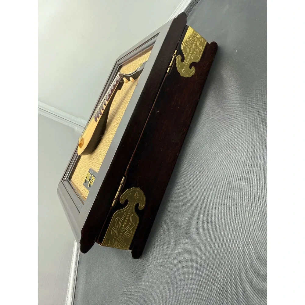 Vintage Wooden jewelry trinket box with a‎ decorative lute chest treasure